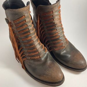 Corral boots